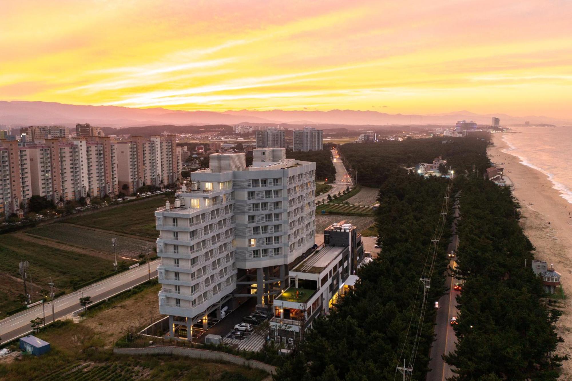 Gangneung Pineart Label Hotel Exterior foto